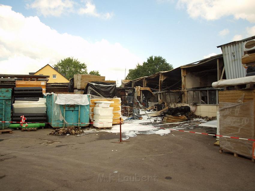 Feuer Halle Siegburg Gewerbegebiet Zange P161.JPG